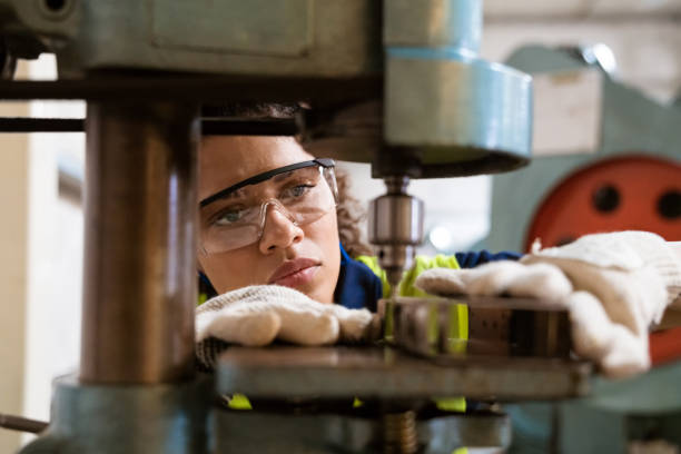Le métier de ferronnier attire par son mélange d’art et de technique. En effet, il allie savoir-faire manuel et créativité. Tout d’abord,