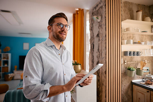 Les avis clients permettent d’évaluer rapidement la compétence d’un professionnel. De plus, les plateformes spécialisées