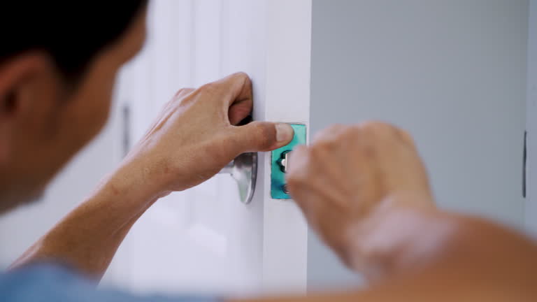 Un serrurier métallier possède les compétences nécessaires pour fabriquer un portail sur mesure. De fait, son savoir-faire